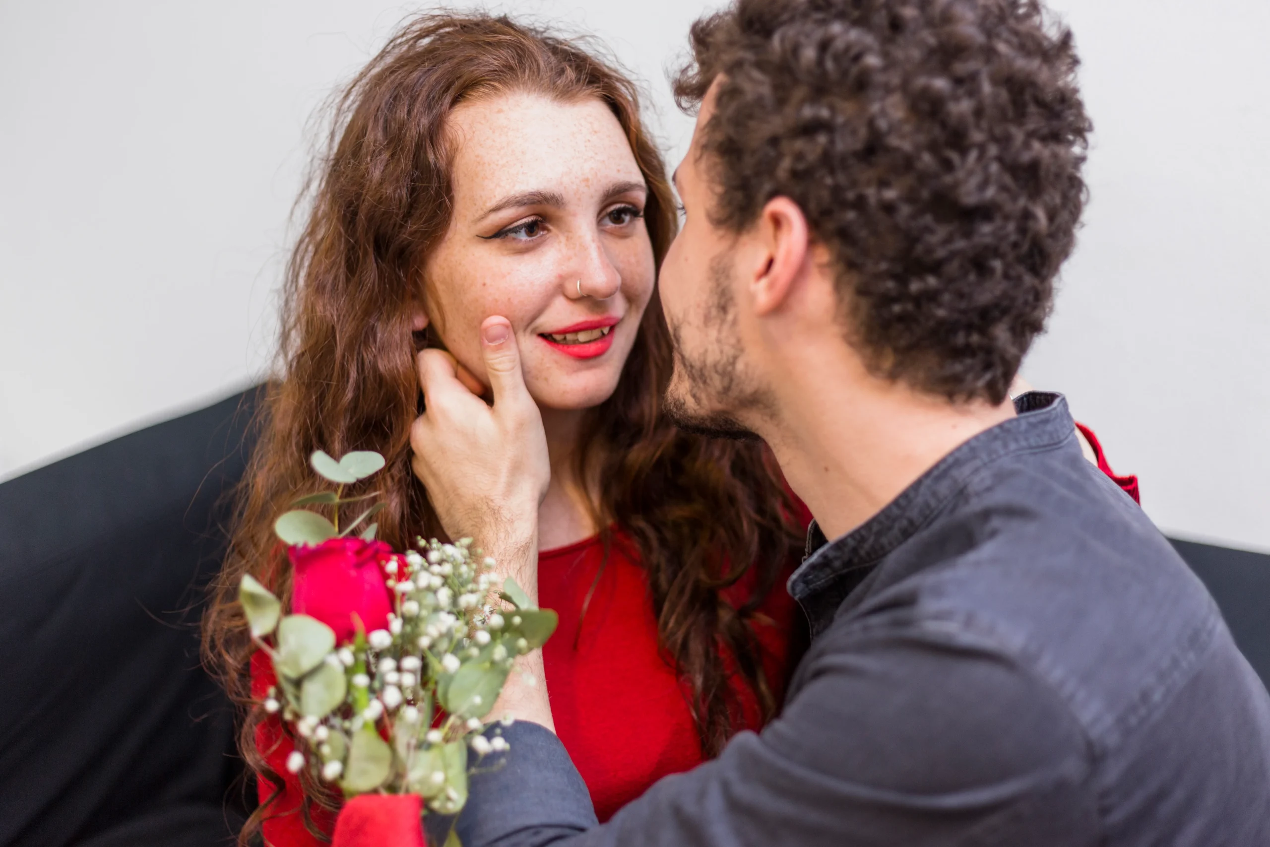 20 Things Smart Women Do in a Relationship