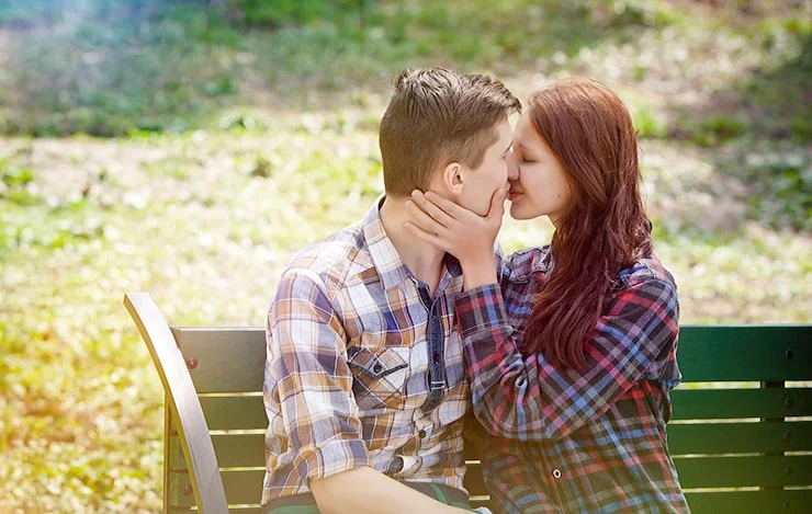 25 Cute Ways To Say I Want To Kiss You