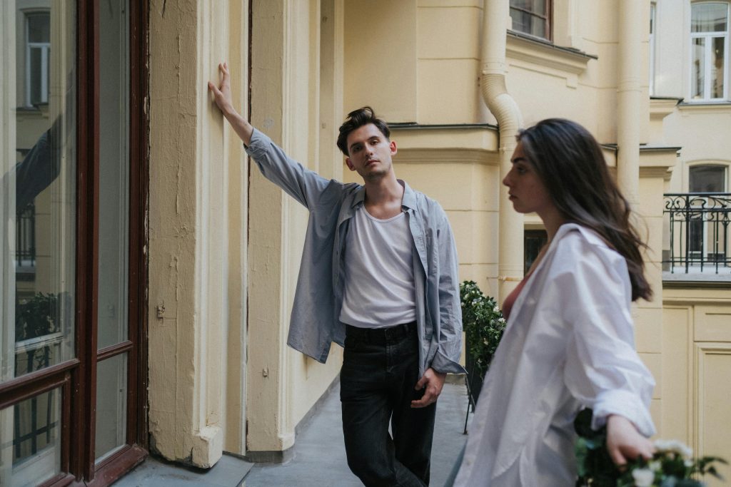 Confusing Examples of Mixed Signals From Guys