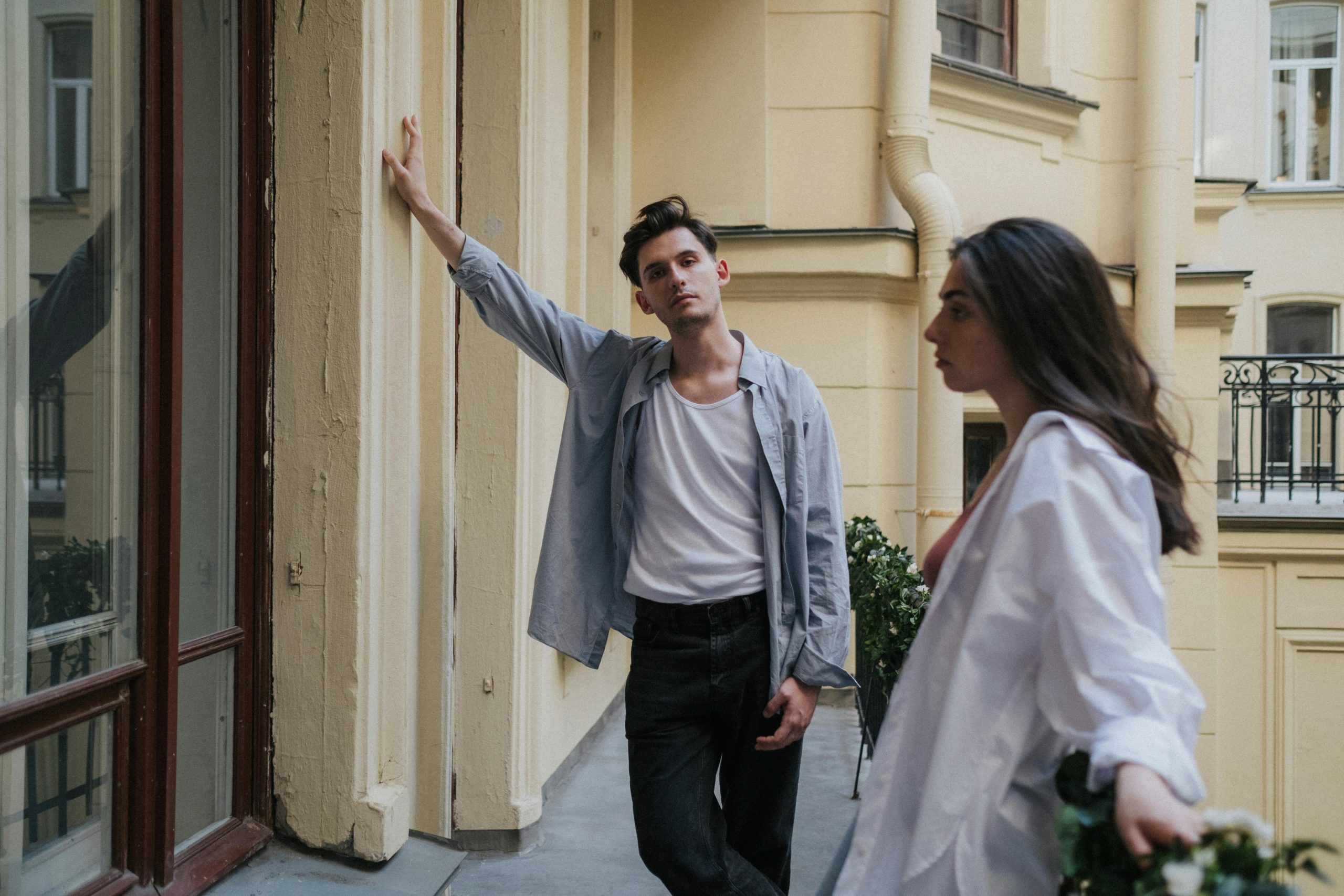 Confusing Examples of Mixed Signals From Guys